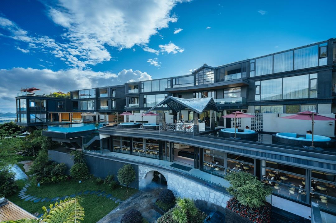 腾冲暻阁半山温泉酒店